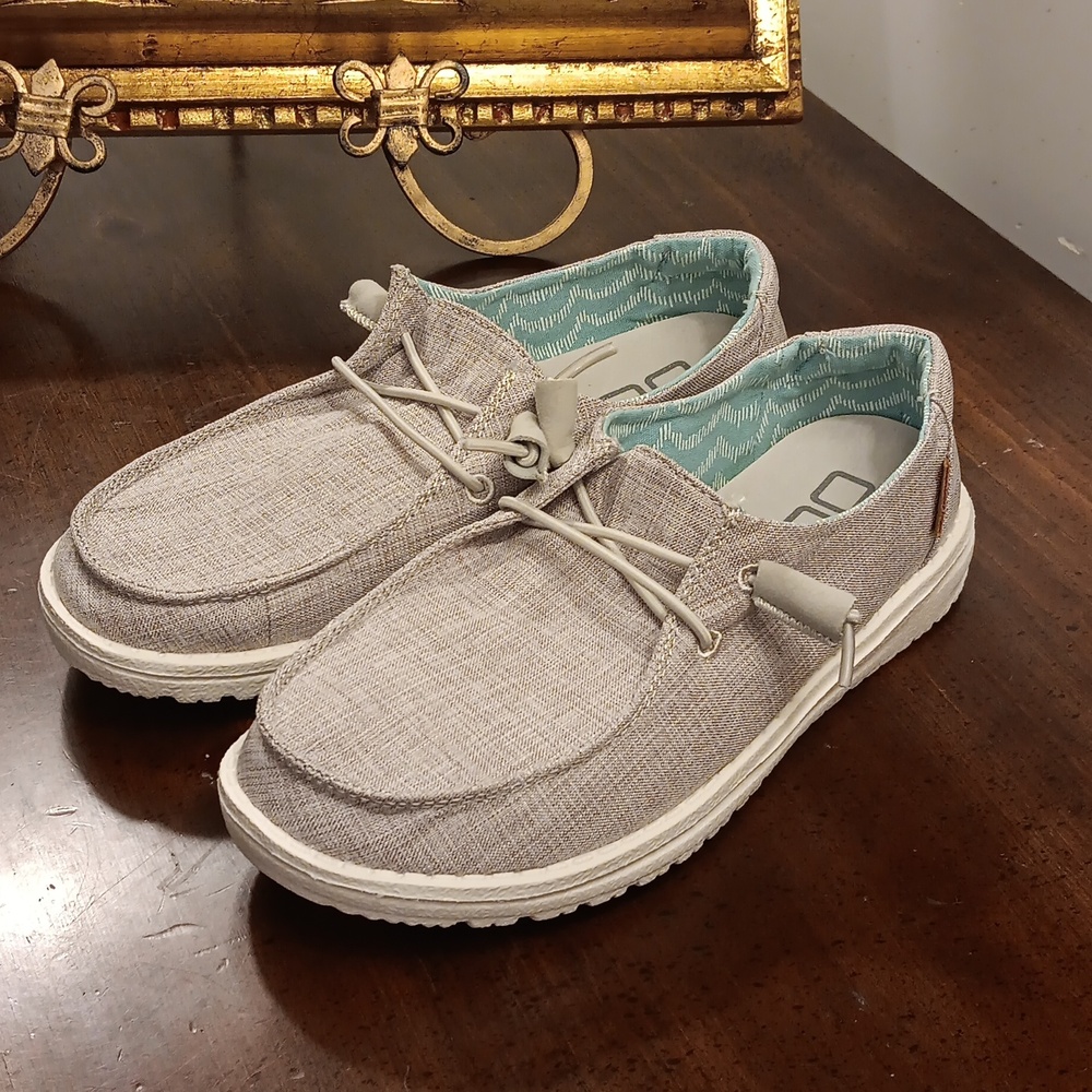 NWOT Hey Dude Grey Canvas Flats Size 6